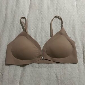 Lightly padded front clasp bra, wireless brand new